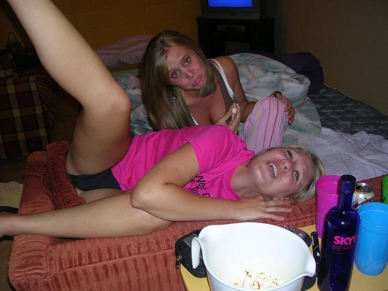 Amateur After Party - Pictures of drunk teens - Teen - XXX videos